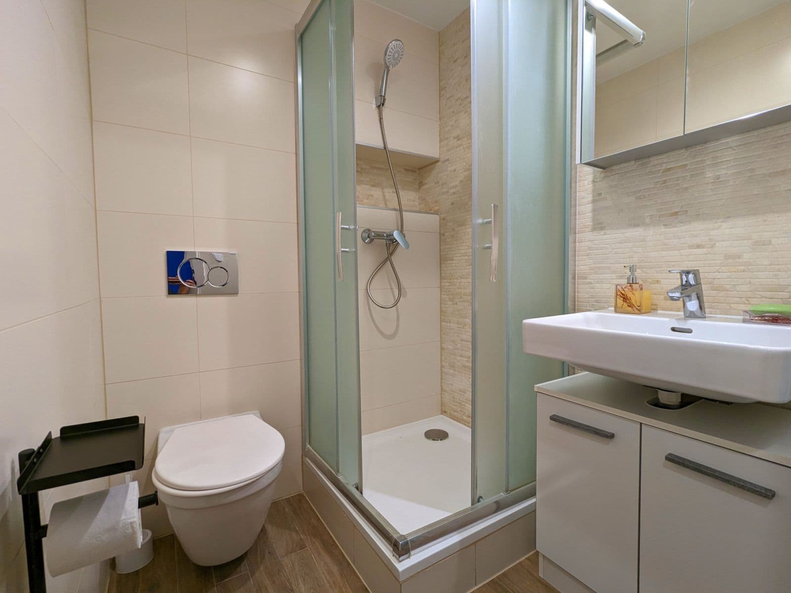 Prenájom bytu  16 m², Kováků, Praha, Praha