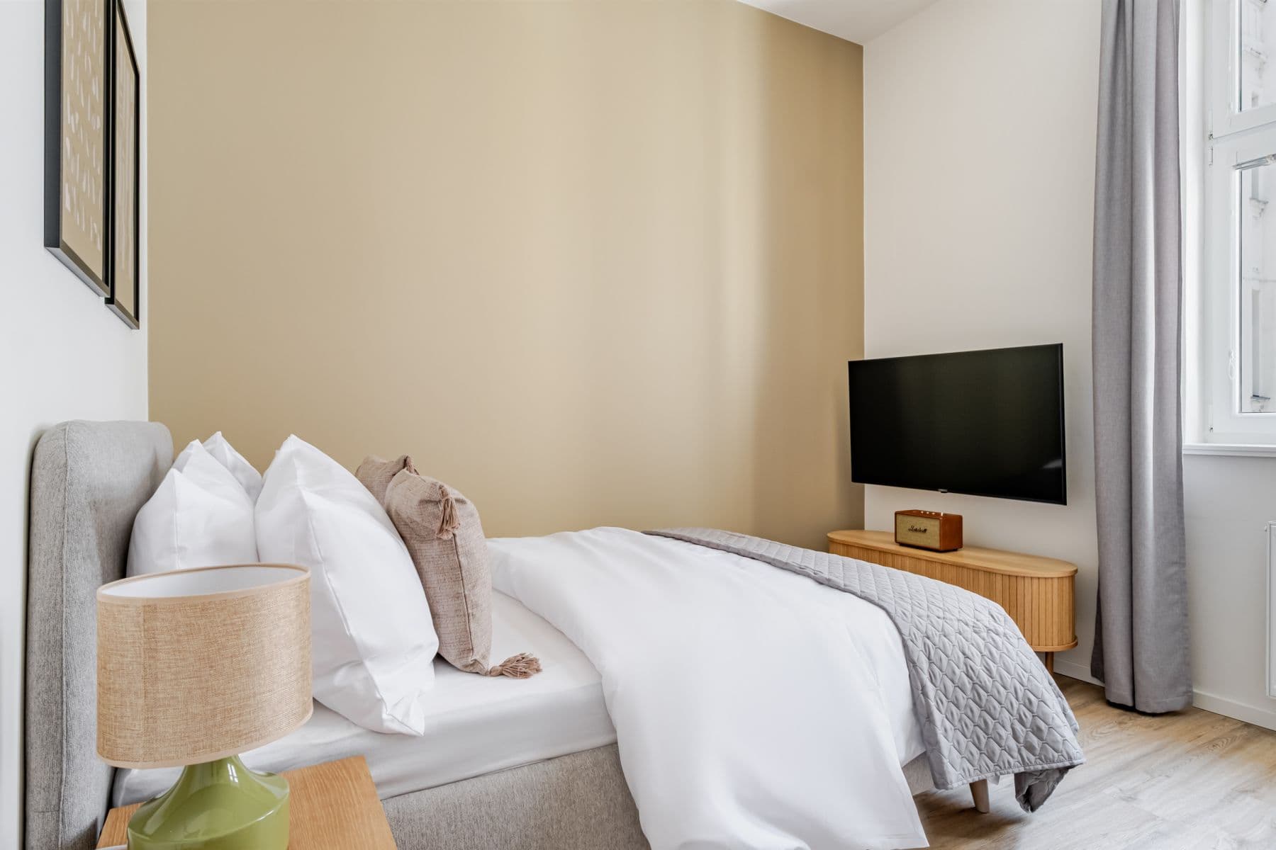 Prenájom bytu  28 m², Veletržní, Praha, Praha