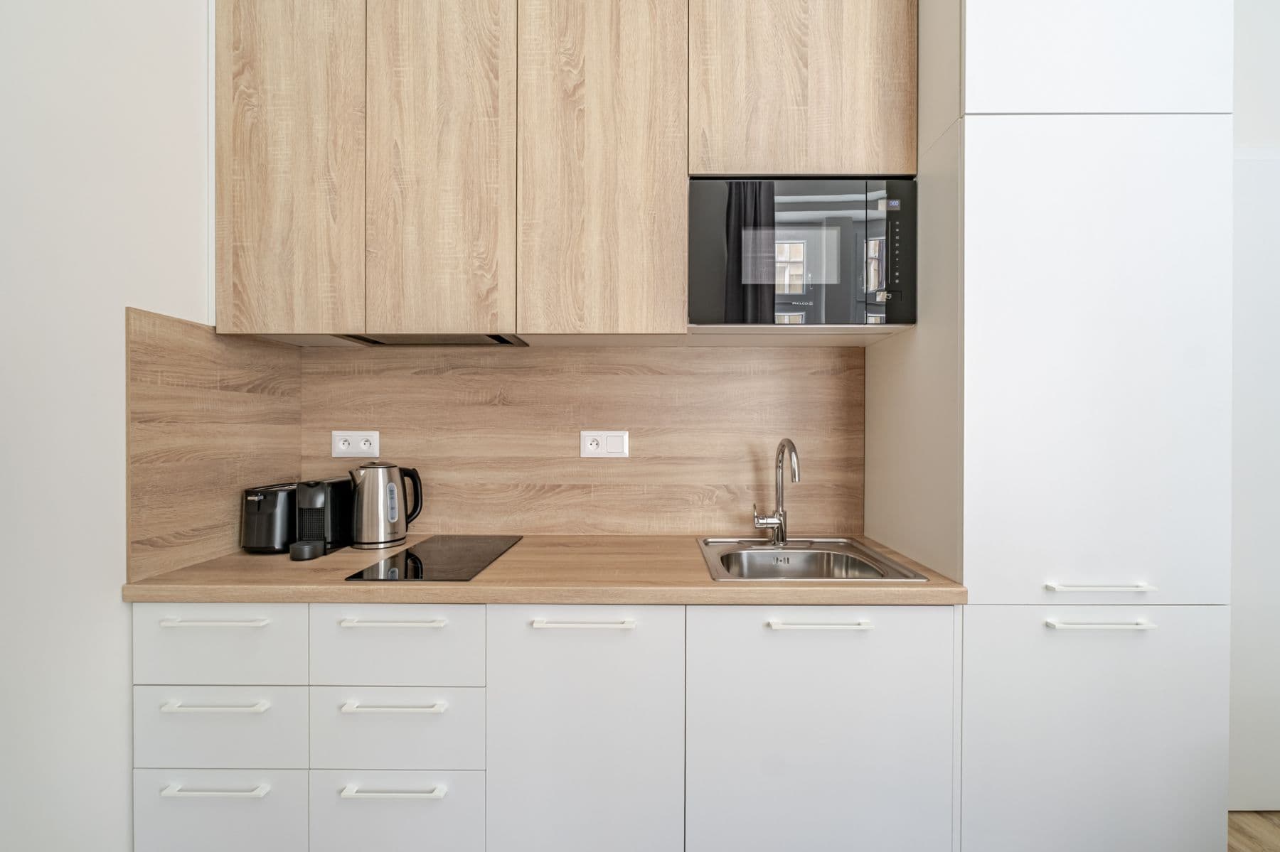 Prenájom bytu  28 m², Veletržní, Praha, Praha