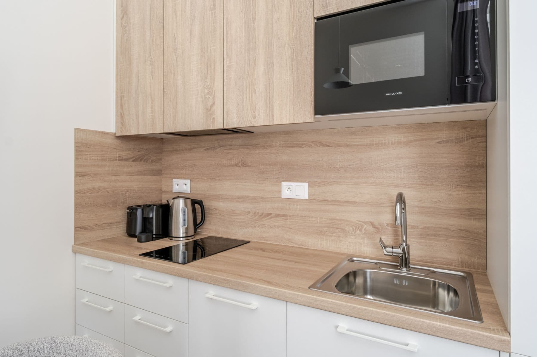 Prenájom bytu  28 m², Veletržní, Praha, Praha