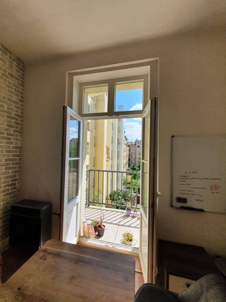 Prenájom bytu  53 m², Budečská, Praha, Praha