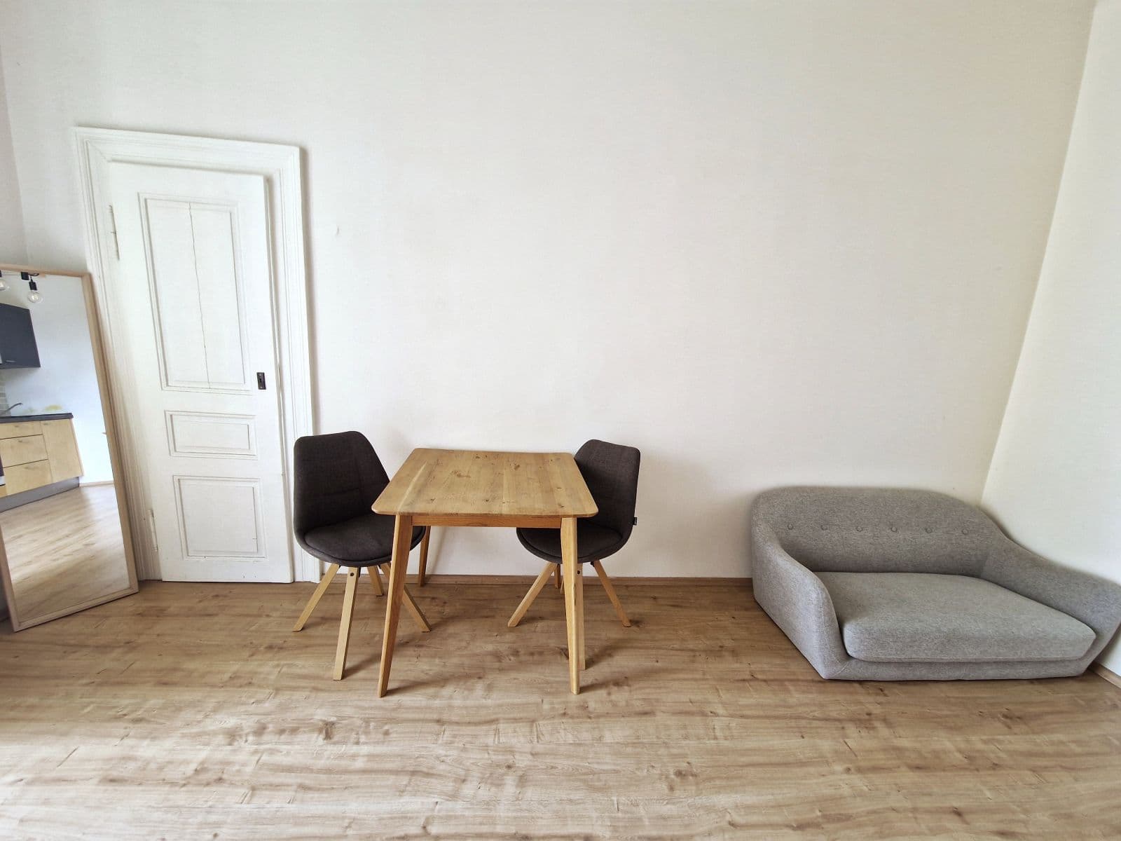 Prenájom bytu  53 m², Budečská, Praha, Praha