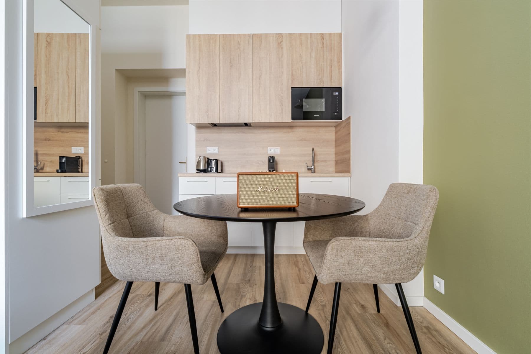 Prenájom bytu  30 m², Veletržní, Praha, Praha