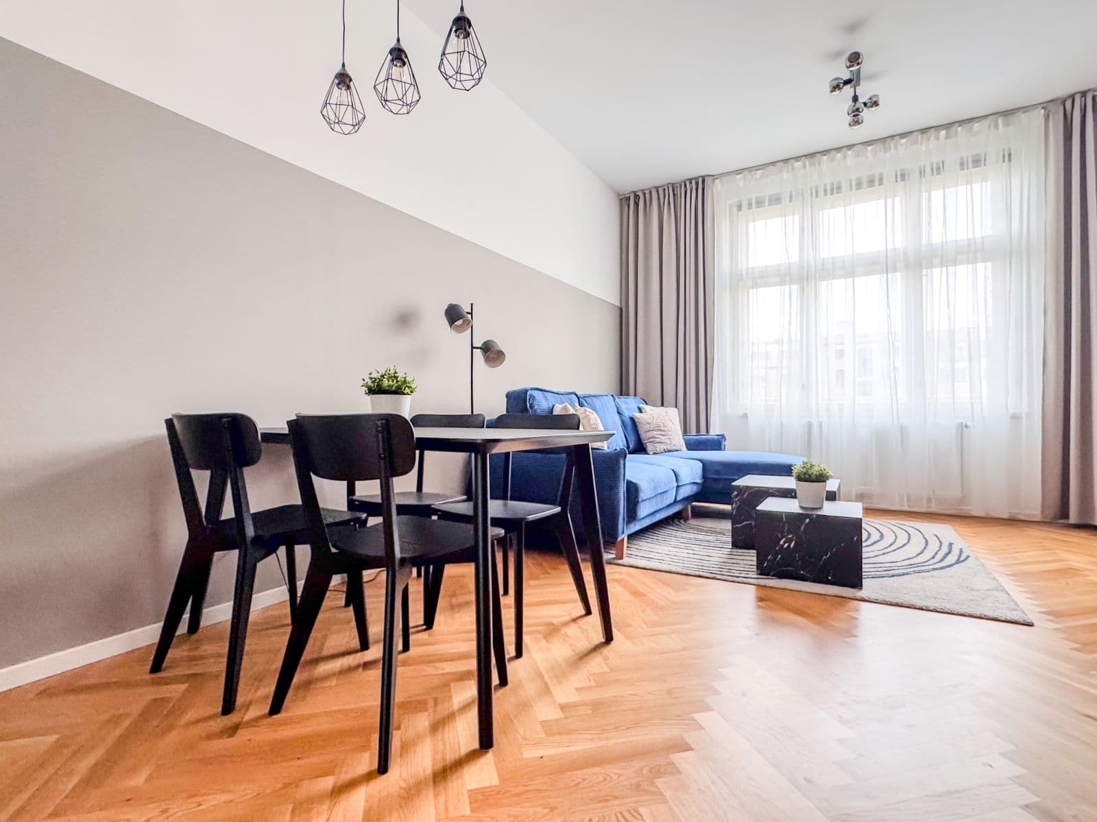 Prenájom bytu  55 m², Na Výšinách, Praha, Praha