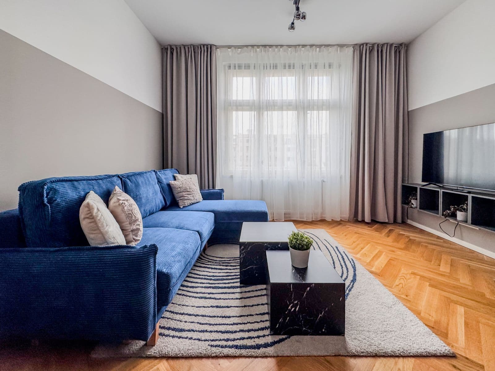 Prenájom bytu  55 m², Na Výšinách, Praha, Praha