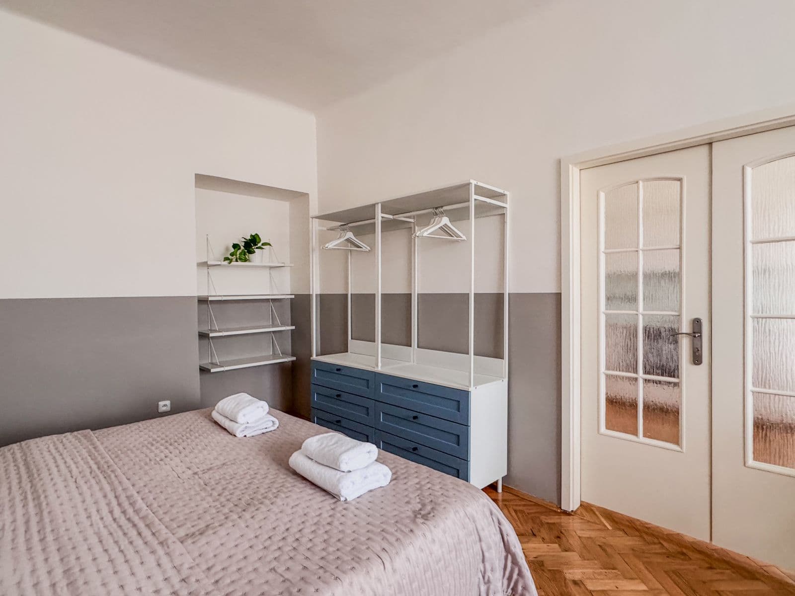 Prenájom bytu 120 m², Šmilovského, Praha, Praha Prenájom bytu 120 m², Šmilovského, Praha, Praha