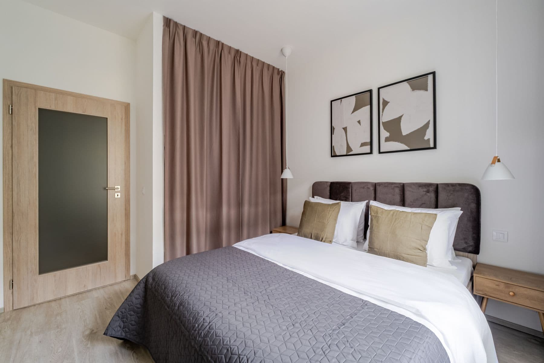 Prenájom bytu  45 m², Svatoslavova, Praha, Praha