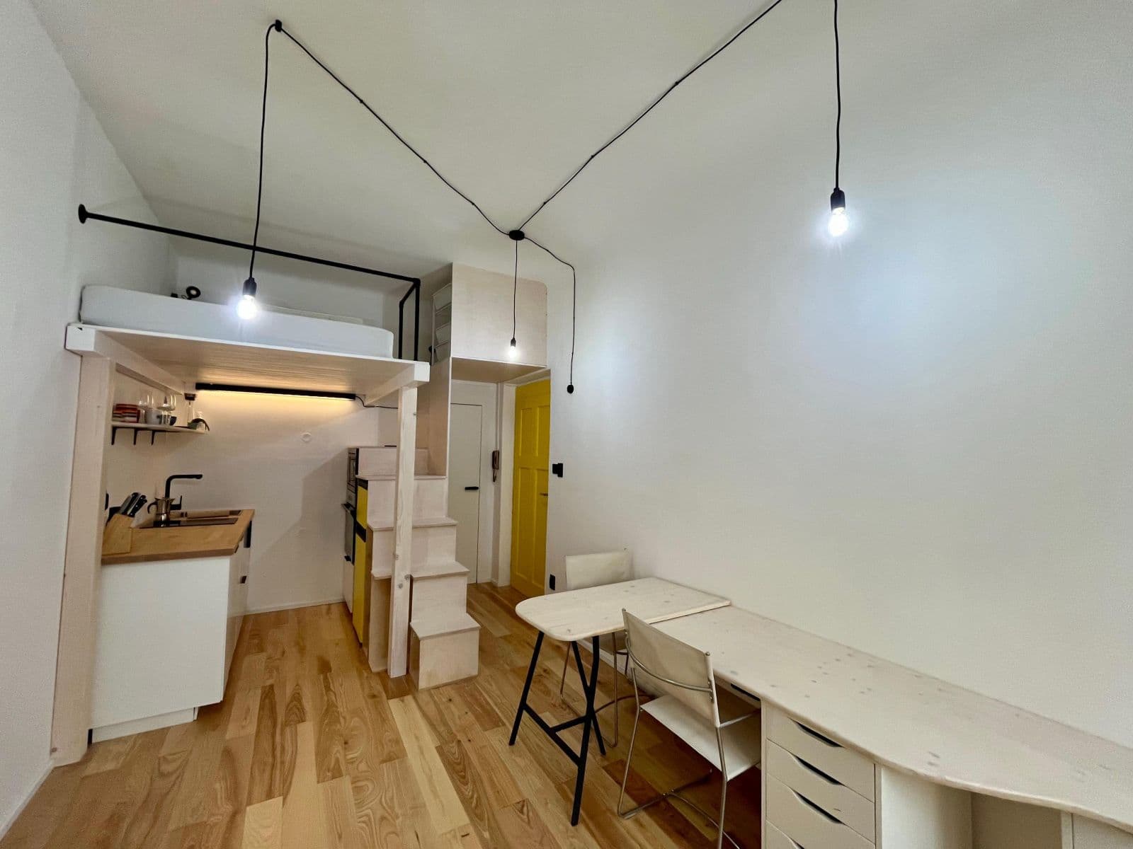 Prenájom bytu  20 m², U Uranie, Praha, Praha