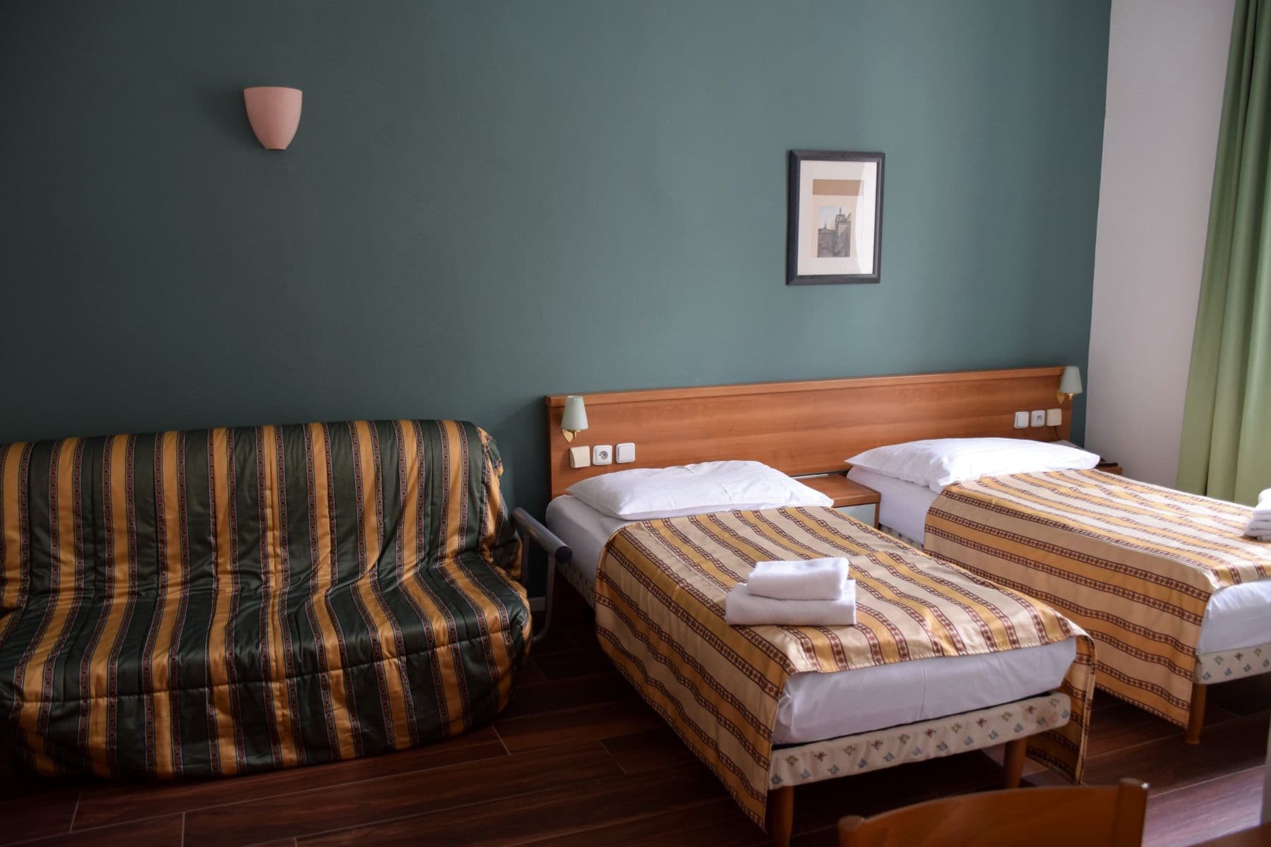 Prenájom bytu  25 m², Sokolská, Praha, Praha