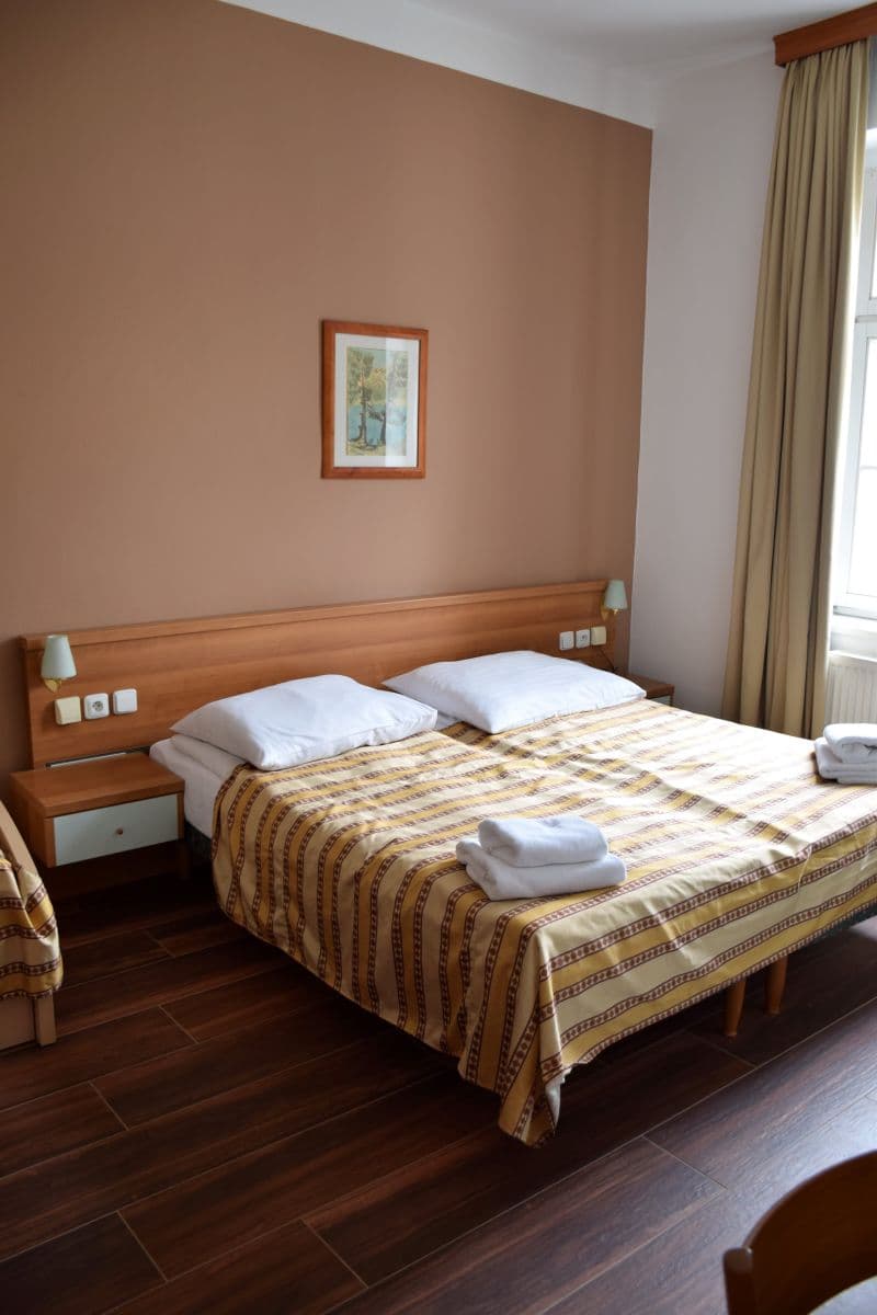 Prenájom bytu  25 m², Sokolská, Praha, Praha