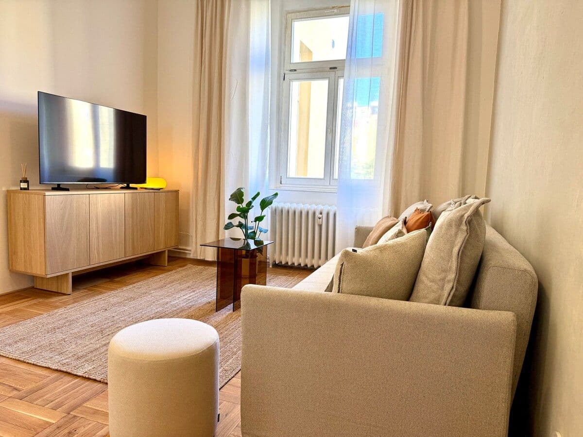 Prenájom bytu  46 m², Buděčská, Praha, Praha