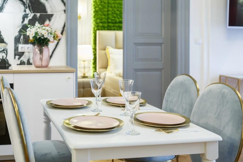 Prenájom bytu  130 m², Opletalova, Praha, Praha