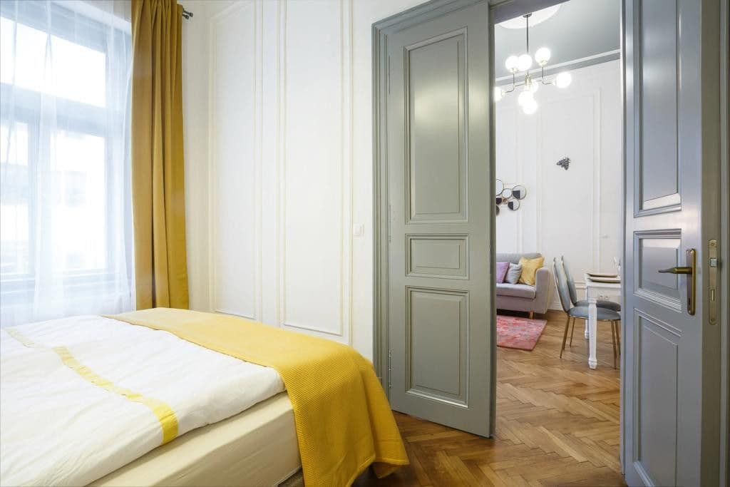 Prenájom bytu  130 m², Opletalova, Praha, Praha