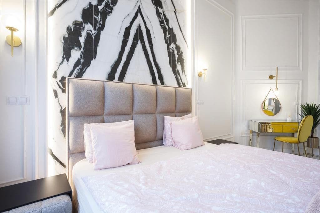 Prenájom bytu  130 m², Opletalova, Praha, Praha