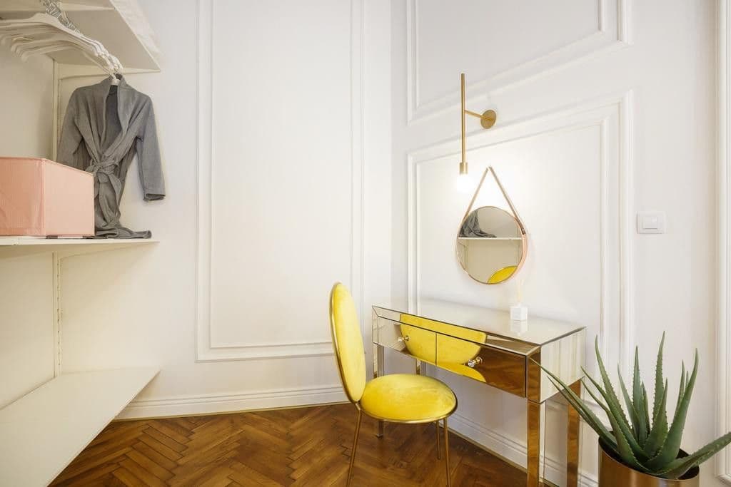 Prenájom bytu  130 m², Opletalova, Praha, Praha