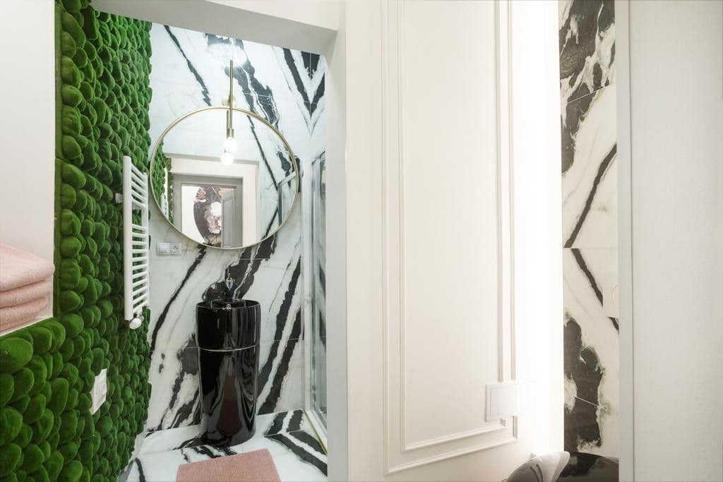 Prenájom bytu  130 m², Opletalova, Praha, Praha