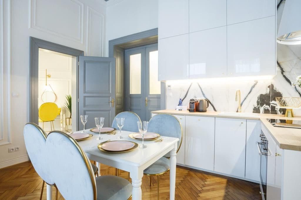 Prenájom bytu  130 m², Opletalova, Praha, Praha