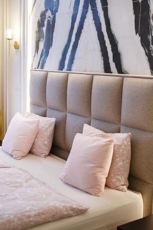 Prenájom bytu  130 m², Opletalova, Praha, Praha