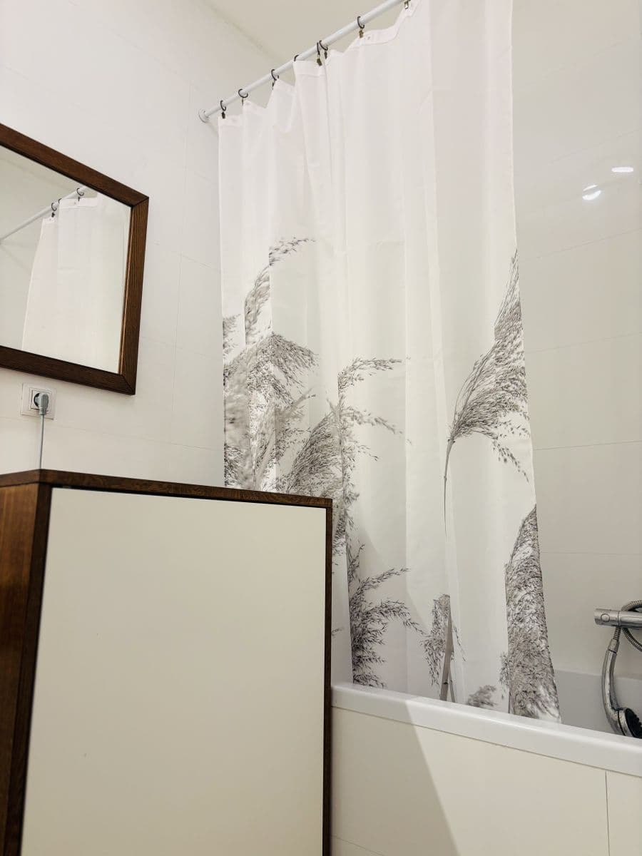 Prenájom bytu  80 m², Dvacátého Osmého Pluku, Praha, Praha