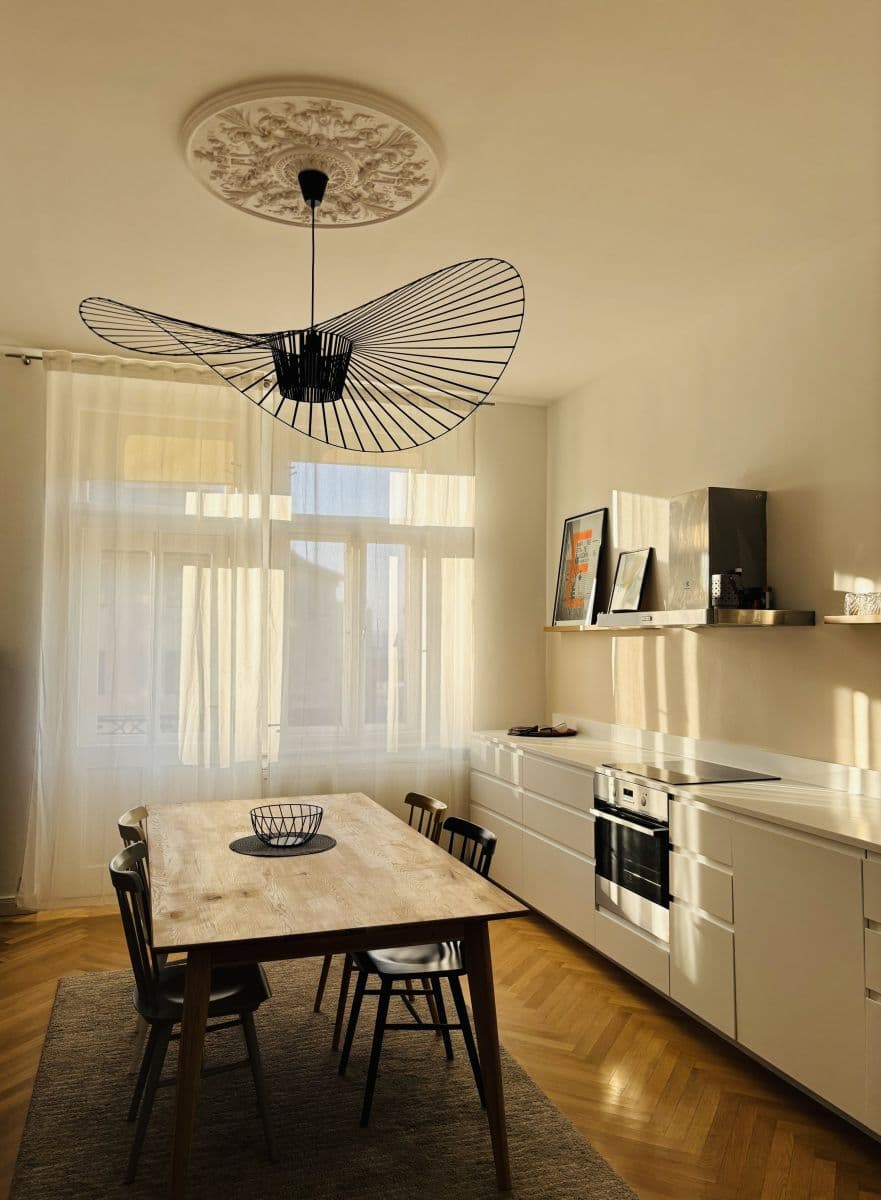 Prenájom bytu  80 m², Dvacátého Osmého Pluku, Praha, Praha