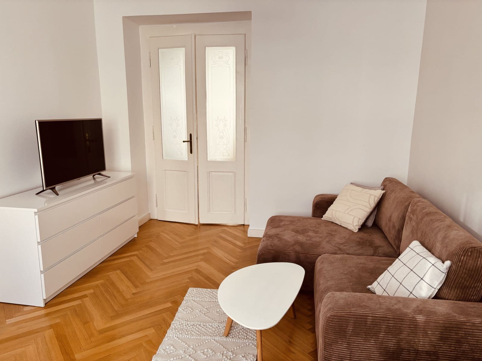 Prenájom bytu  80 m², Dvacátého Osmého Pluku, Praha, Praha