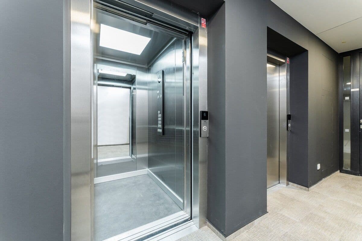 Prenájom bytu  20 m², Plzeňská, Praha, Praha