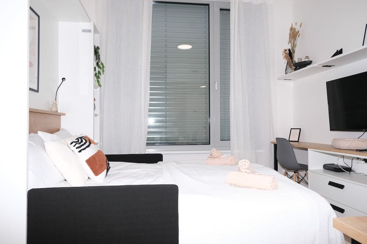 Prenájom bytu  23 m², Plzeňská, Praha, Praha