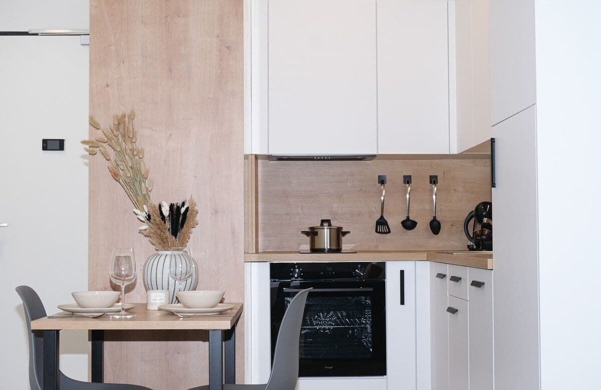 Prenájom bytu  23 m², Plzeňská, Praha, Praha