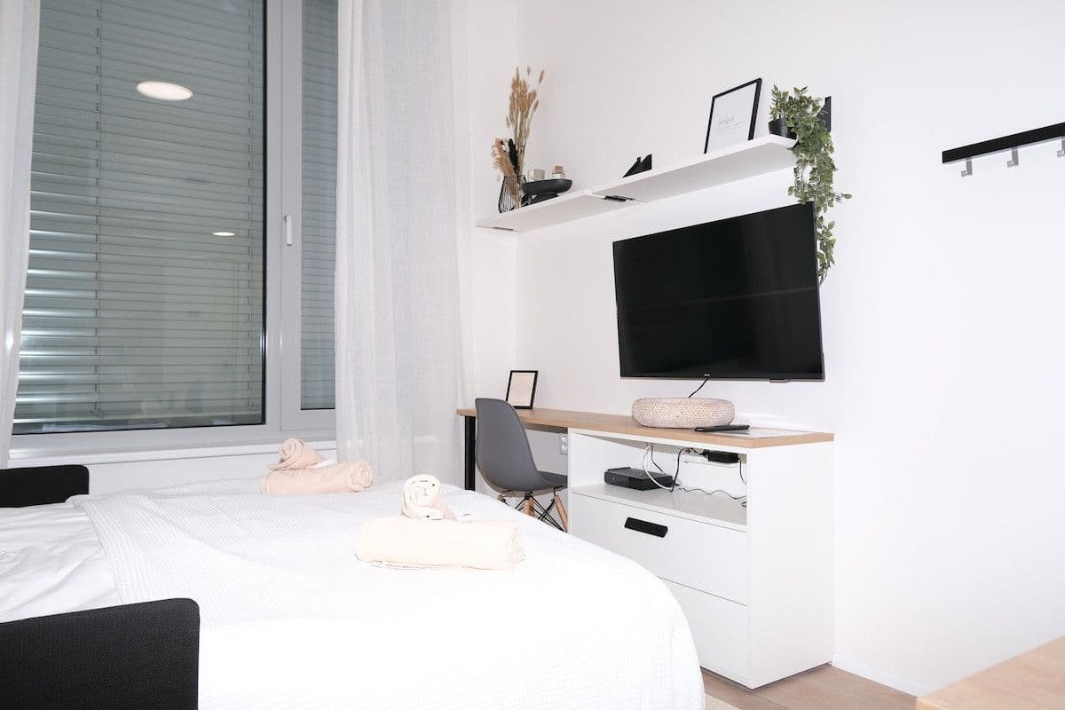 Prenájom bytu  23 m², Plzeňská, Praha, Praha