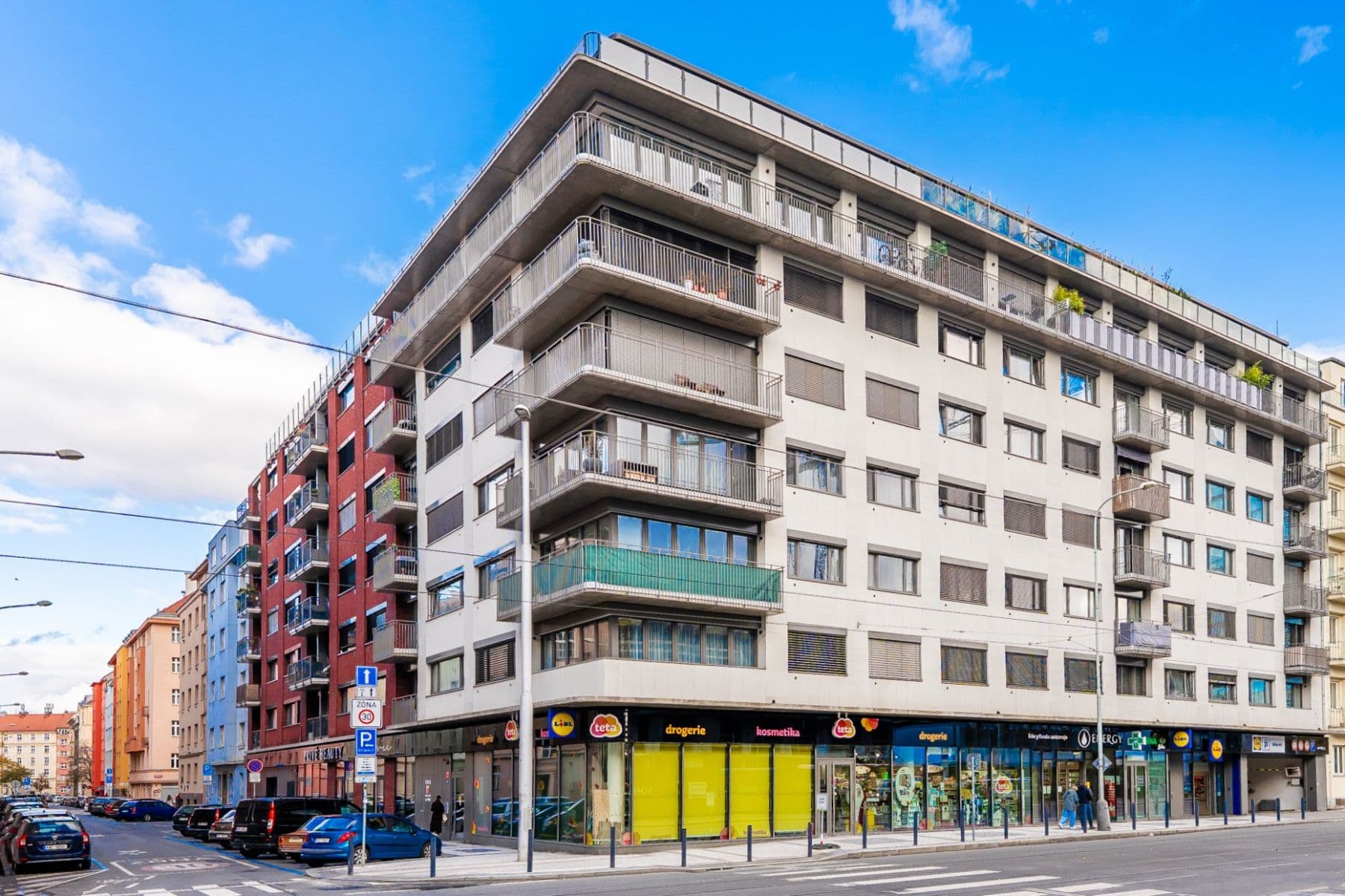 Prenájom bytu  53 m², V Háji, Praha, Praha