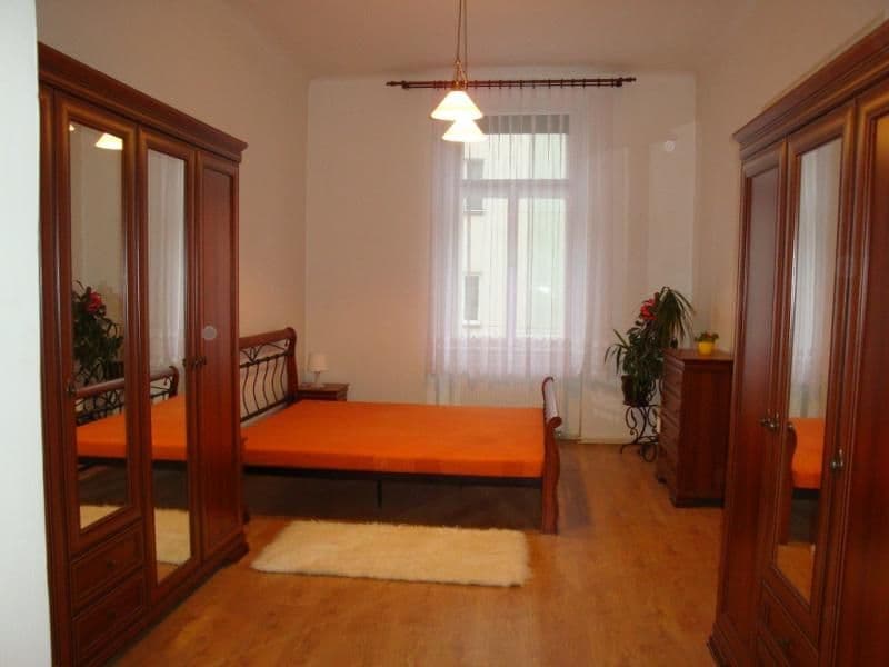 Prenájom bytu 3-izbový 95 m², Vrázova, Praha, Praha