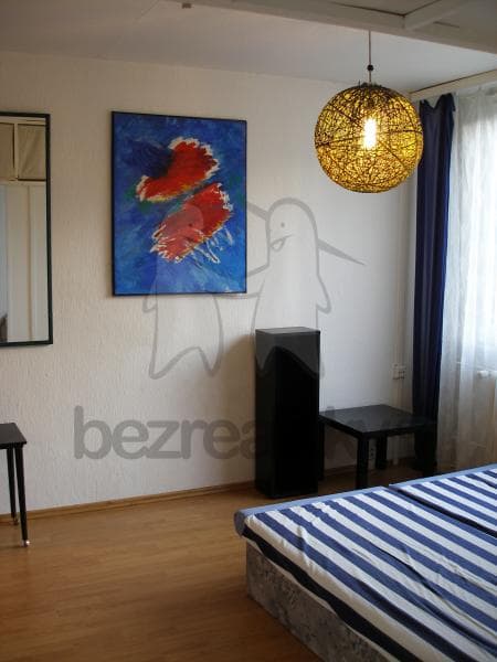 Prenájom bytu 2-izbový 35 m², Laudova, Praha, Praha