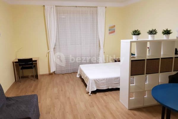 Prenájom bytu 1-izbový 33 m², Biskupcova, Praha, Praha