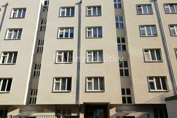 Prenájom bytu 2-izbový 48 m², Křižíkova, Praha