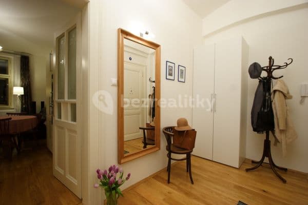 Prenájom bytu 2-izbový 45 m², Nezamyslova, Hlavní město Praha