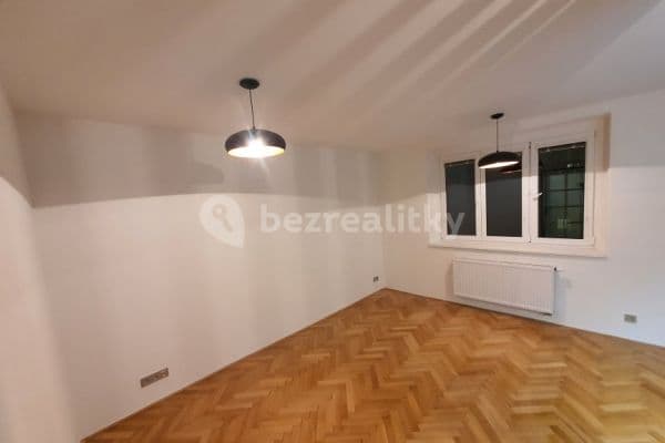 Prenájom bytu 2-izbový 50 m², Kladenská, Hlavní město Praha