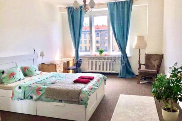 Prenájom bytu 2-izbový 98 m², Klimentská, Hlavní město Praha