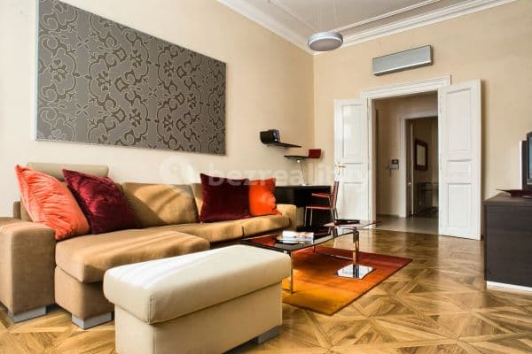 Prenájom bytu 2-izbový 72 m², Karoliny Světlé, Praha, Praha