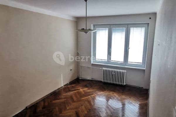 Prenájom bytu 2-izbový 55 m², Václava Řezáče, Klášterec nad Ohří, Ústecký kraj