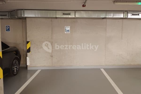 Prenájom garáže 12 m², Pod Barvířkou, Praha, Praha