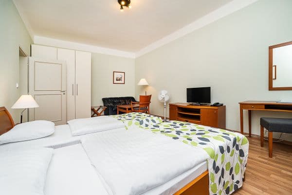 Prenájom bytu  43 m², Americká, Praha