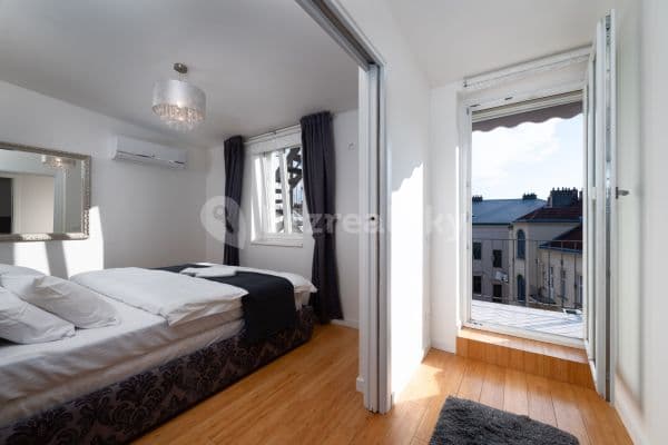 Prenájom bytu 4-izbový 110 m², Záhořanského, Praha