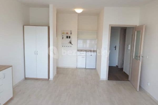 Prenájom bytu 1-izbový 34 m², Karla Nového, Benešov, Středočeský kraj