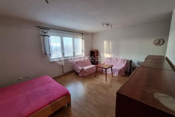Prenájom bytu 1-izbový 45 m², Antolská, Bratislava
