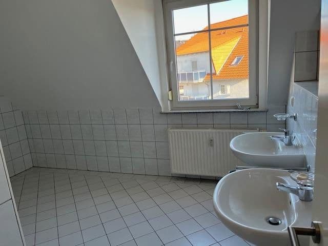 Prenájom bytu 2-izbový 76 m², Leipzig, Sasko Prenájom bytu 2-izbový 76 m², Leipzig, Sasko