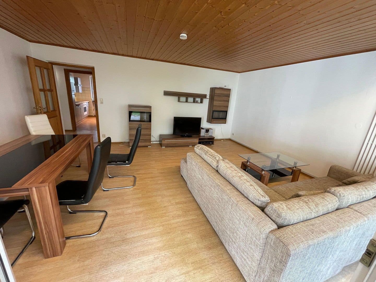 Predaj domu 554 m², pozemek 850 m², Spiegelgartenstr. 40, Herzogenaurach, Bavorsko Predaj domu 554 m², pozemek 850 m², Spiegelgartenstr. 40, Herzogenaurach, Bavorsko