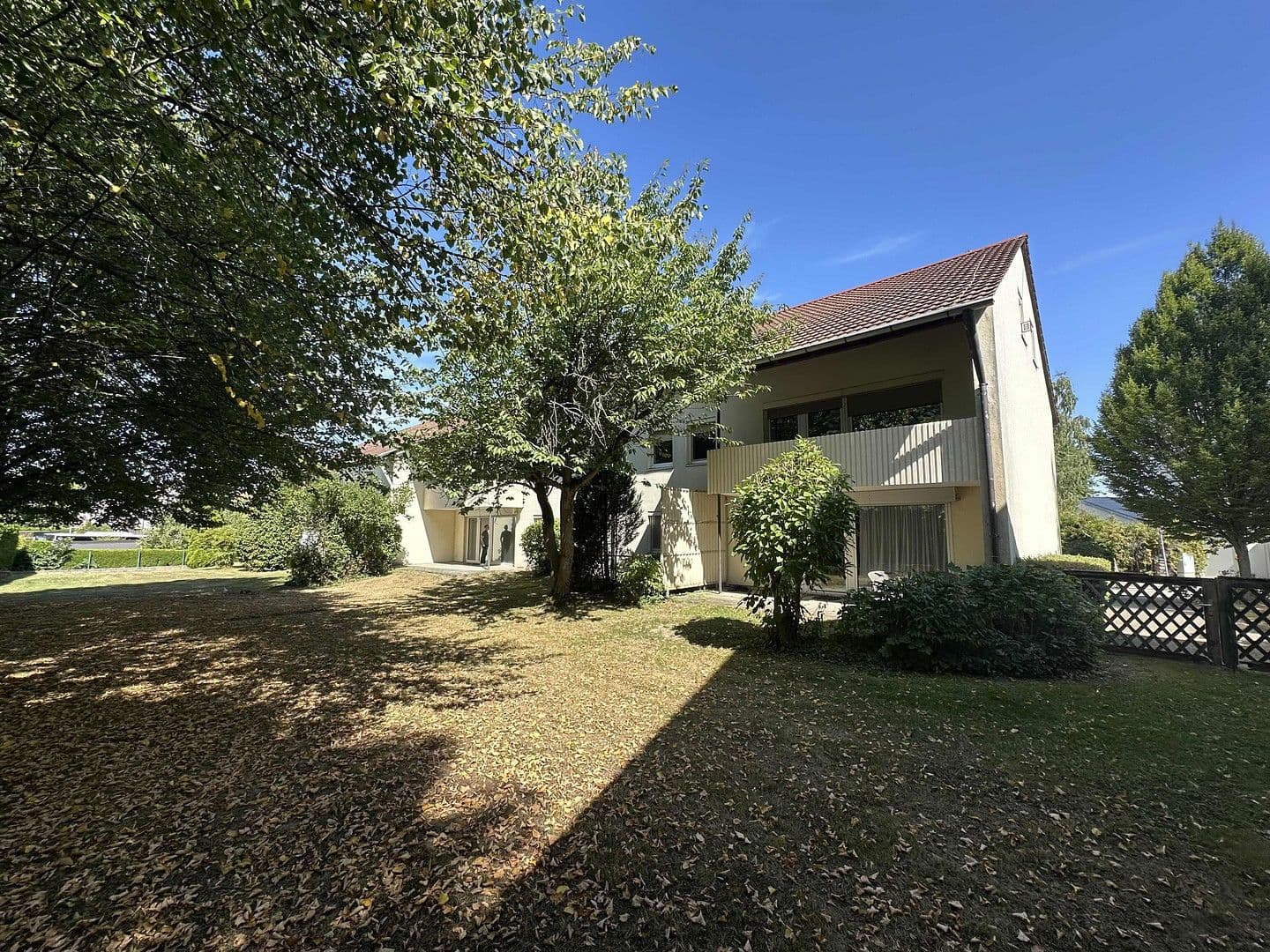 Predaj domu 554 m², pozemek 850 m², Spiegelgartenstr. 40, Herzogenaurach, Bavorsko Predaj domu 554 m², pozemek 850 m², Spiegelgartenstr. 40, Herzogenaurach, Bavorsko