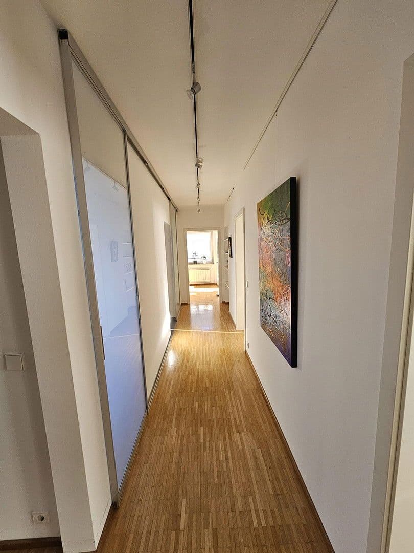 Prenájom bytu 3-izbový 96 m², Metzingen, Bádensko-Wurttembersko Prenájom bytu 3-izbový 96 m², Metzingen, Bádensko-Wurttembersko