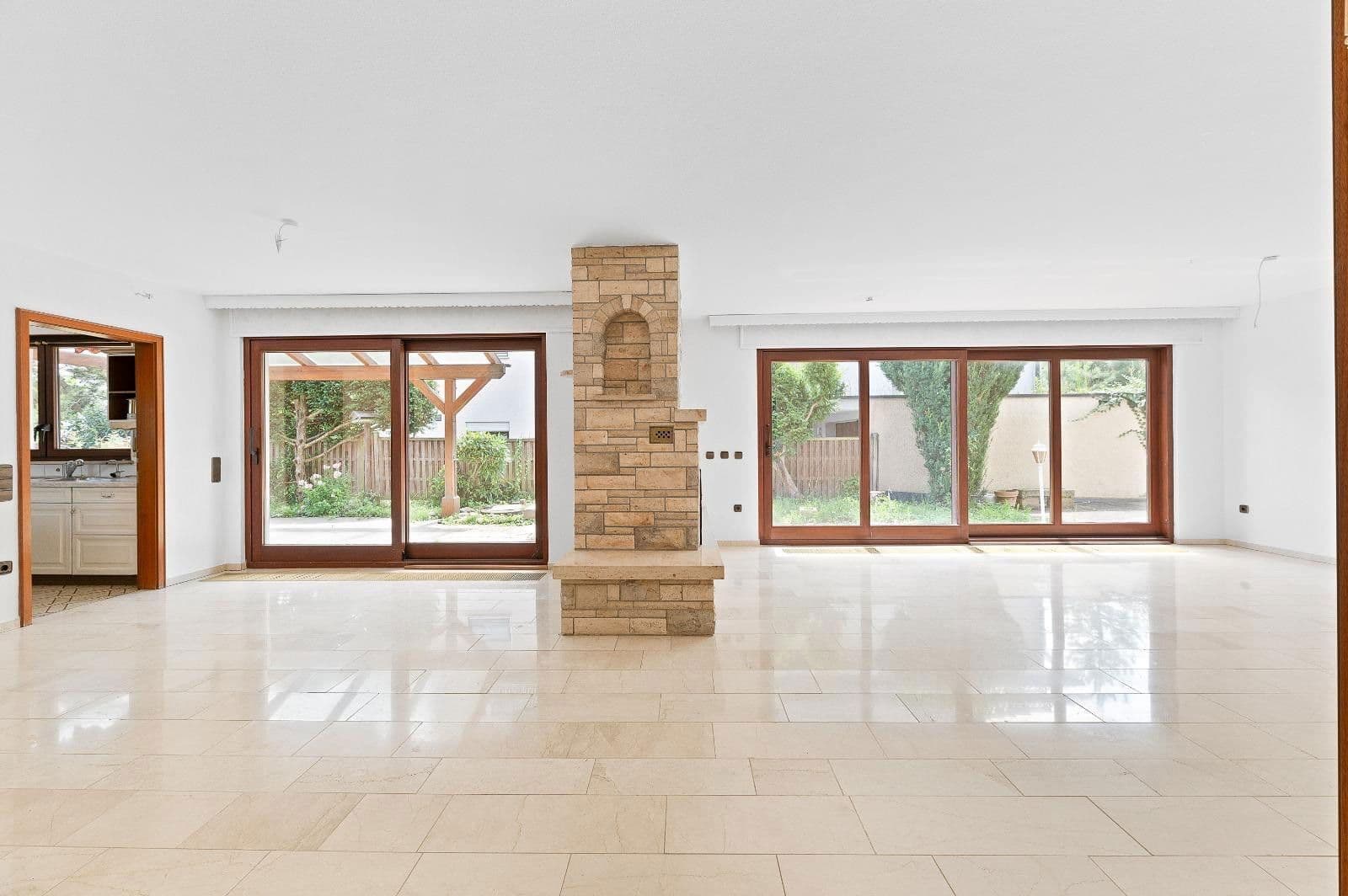 Predaj domu 320 m², pozemek 538 m², Gustav-Werner-Straße 10, Bönnigheim, Bádensko-Wurttembersko Predaj domu 320 m², pozemek 538 m², Gustav-Werner-Straße 10, Bönnigheim, Bádensko-Wurttembersko