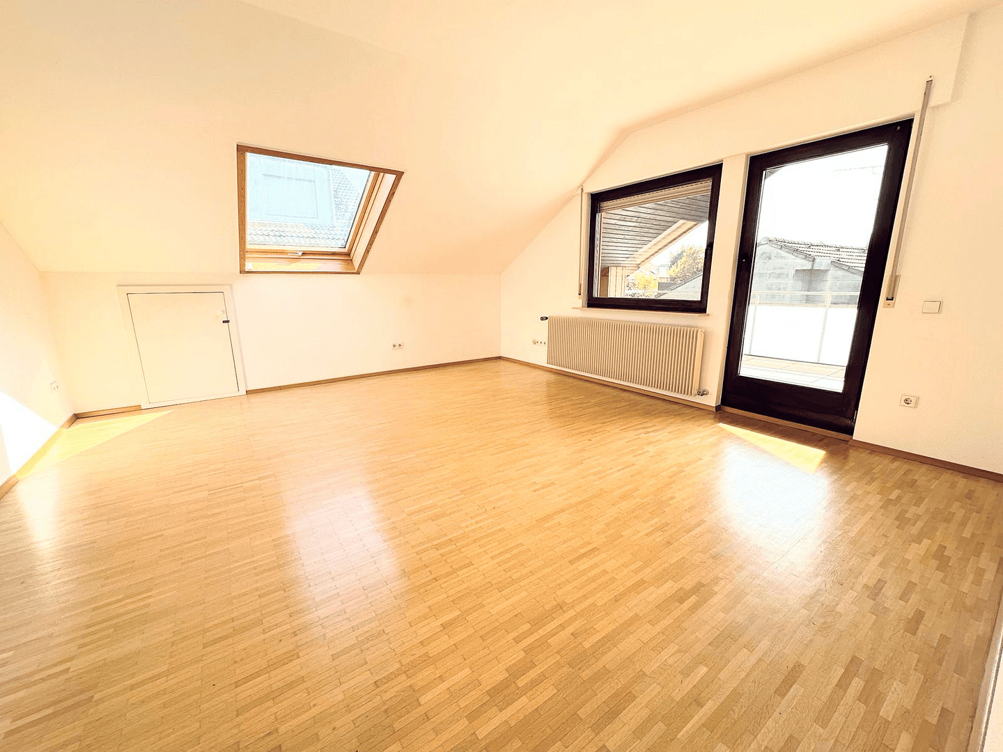 Predaj domu 320 m², pozemek 538 m², Gustav-Werner-Straße 10, Bönnigheim, Bádensko-Wurttembersko Predaj domu 320 m², pozemek 538 m², Gustav-Werner-Straße 10, Bönnigheim, Bádensko-Wurttembersko